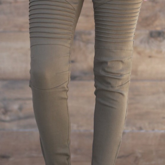 SOLD OUT - Picture 2 of 3